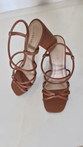 Sandália N°37 - Nunca Usada
