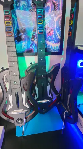 Guitarra Guitar Hero 6 (unidade) Xbox 360 - Revisada e testada Strumlab