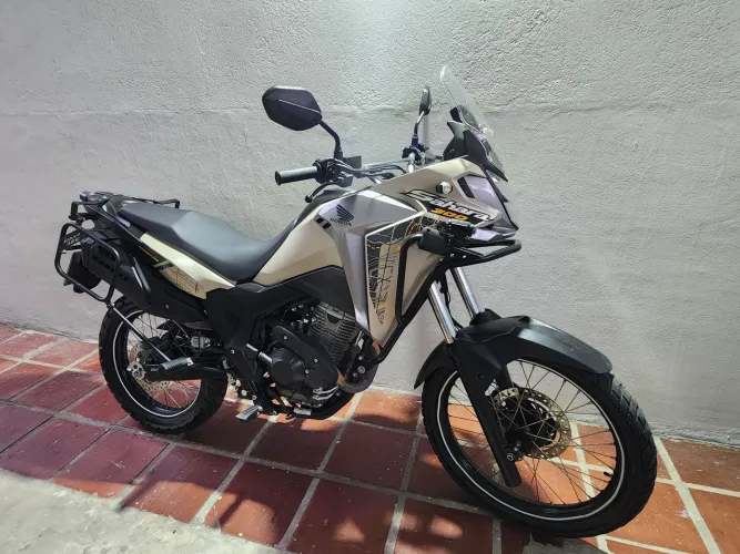  Sahara 300 Adventure 2025 Melhor preço venha conferir