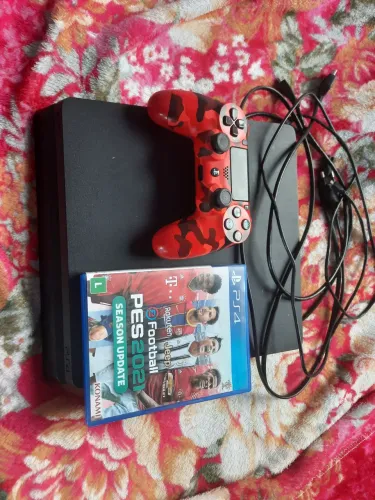 Vendo PS4 Slim com 1 controle original e mais 1 jogo Pes 2021 