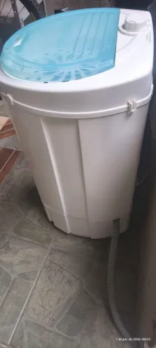 Sentrifoga de roupas Britânia