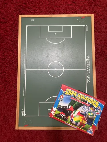 KIT TABULEIRO FUTEBOL DE BOTÃO 90cm/60cm COM 6 OPÇÕES DE TIMES DIFERENTES