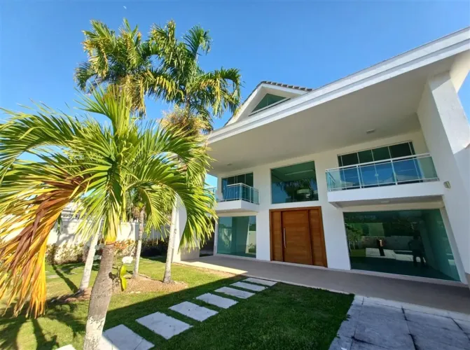CASA COM 900M² PARA VENDA R$ 9.900.000 OU LOCAÇÃO NO CONDOMINIO SANTA MONICA JARDINS NA BA
