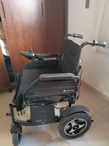 Cadeira de rodas motorizada