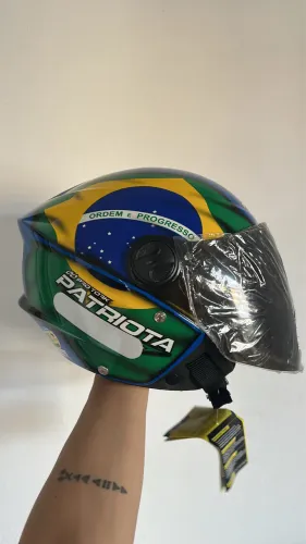 Capacete Brasil patriota NOVO!!!