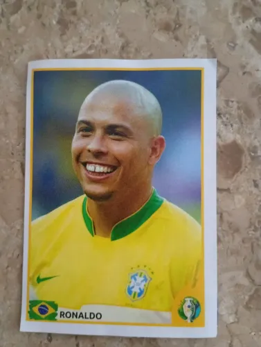 figurinha Copa América 2019, Especial Ronaldo, retirada do álbum