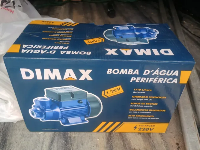 Bomba d'água nova