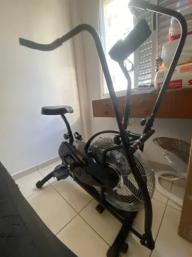 Air bike 200BA Bicicleta Ergométrica 200 BA Athletic