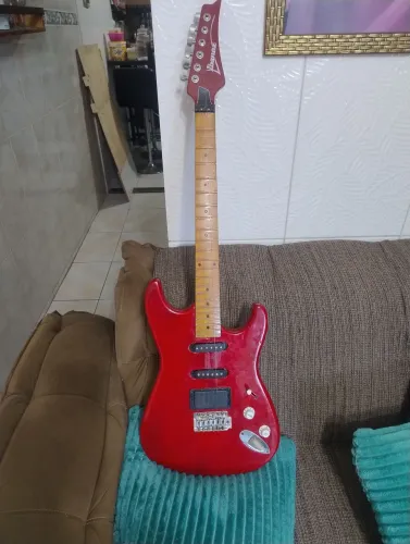 Guitarra Luther toda perfeita