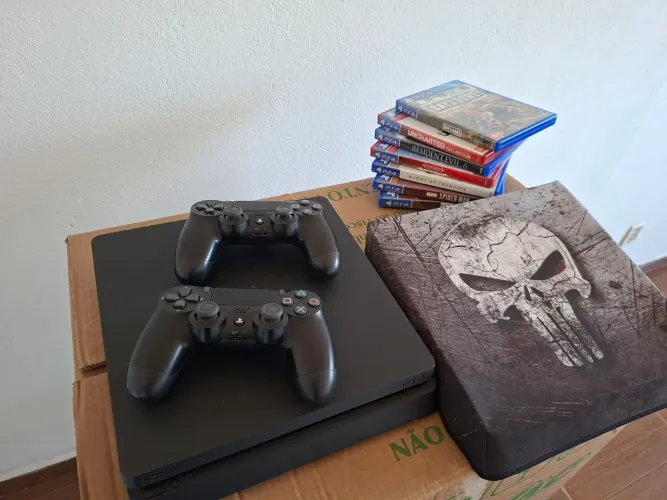 PlayStation 4 slim