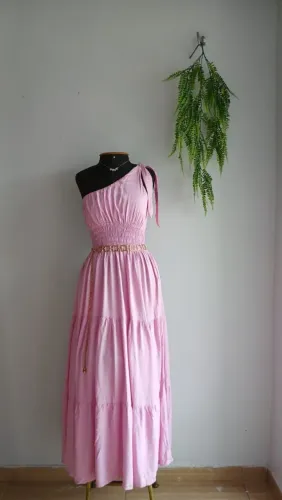 Vestido rosa longo ?