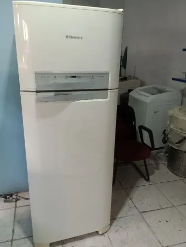 Geladeira Eletrolux DF 48 Frost free