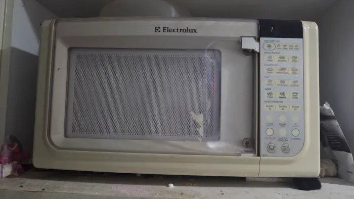 Micro-ondas com defeito