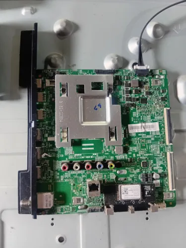 Vendo duas placas uma de vedeo e outra de imagem tv Smart 65 polegadas.