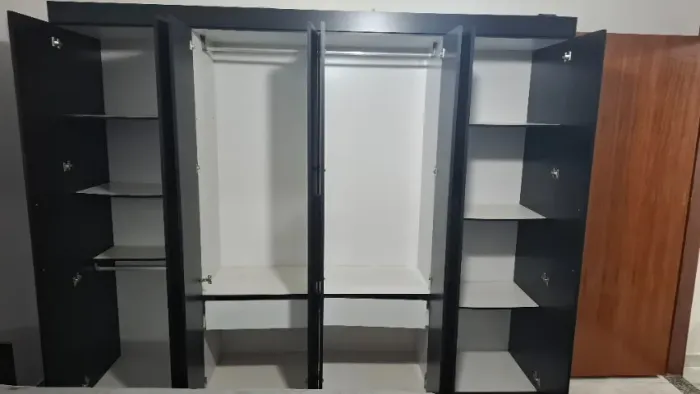 Cabeceira queen 200, 2 criados 50 cada, guarda roupa 400 ou tudo por 650. 
