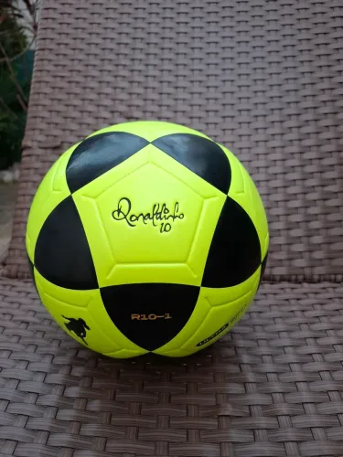 Bola Ronaldinho 10