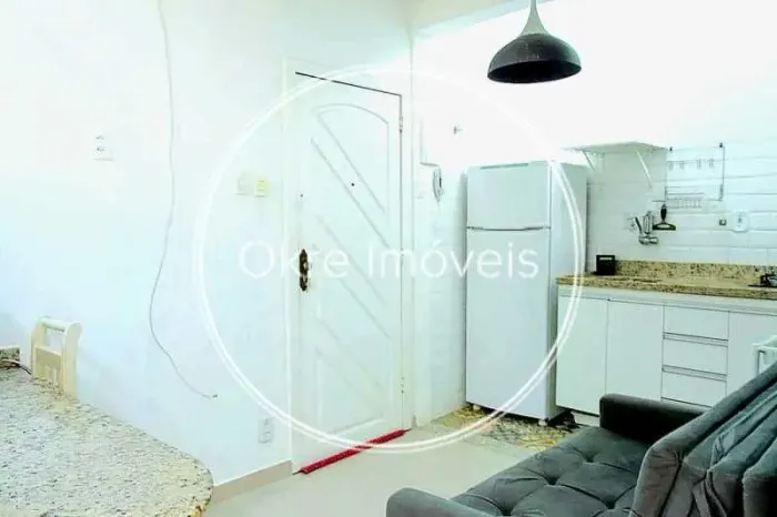 Apartamento mobiliado e isento de IPTU em localização estratégica de Laranjeiras