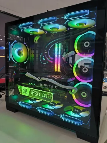 PC gamer Ryzen 7 7800X3D, 32GB DDR5 6800MHz<br>RGB, RTX 3070TI, 4.5TB de armazenamento