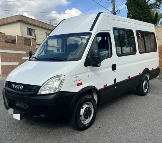 Transfiro a dívida Iveco Daily minibus 3.0 45-170 turismo 16 lugares 2019