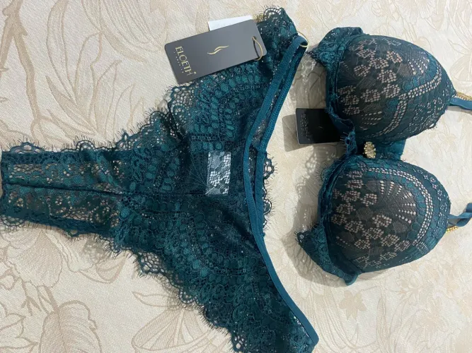 Conjunto de lingerie Eliot verde com strass lindo