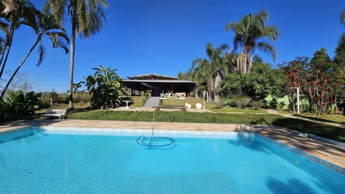 Chácara em Atibaia, estrutura completa para eventos, piscina, salão de festas, para venda