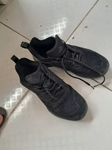 Tênis Adidas! TAMANHO 40