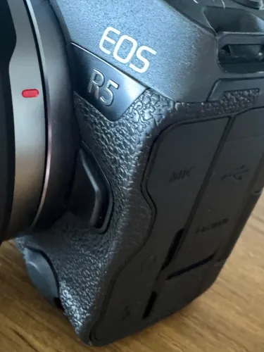 Canon R5 