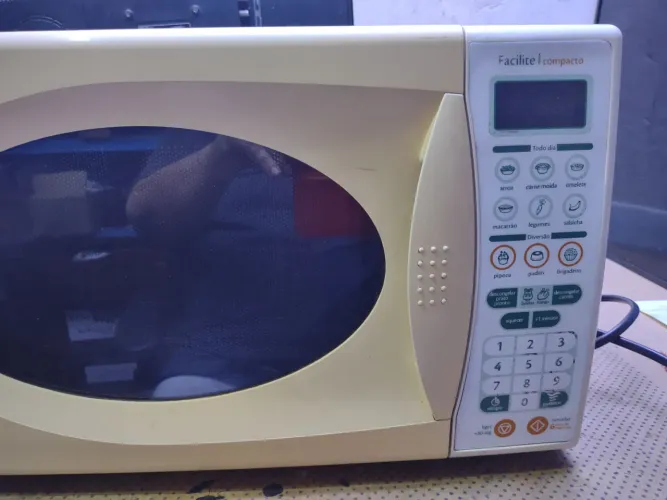Micro-ondas Consul 25 litros 220 volts funcionando perfeitamente sem detalhes 