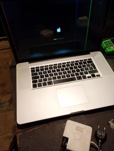 MacBook Pro de 17 polegadas Ano 2010.