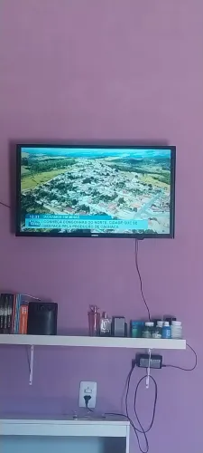 Vendo TV 32 smart com antena e suporte articulado