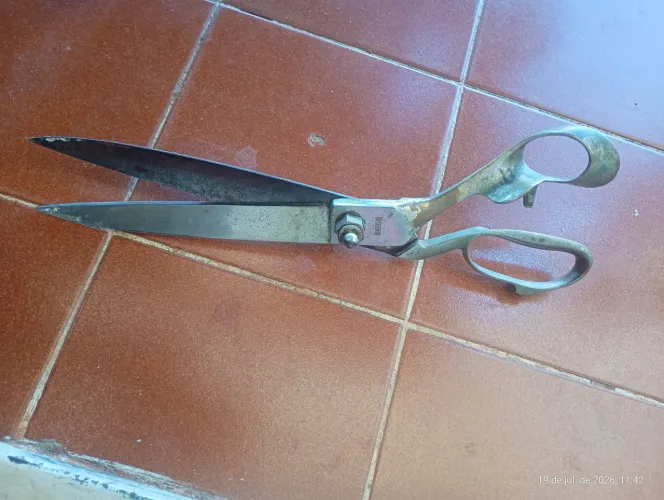 Antiga tesoura de alfaiate Eberle 13 polegadas