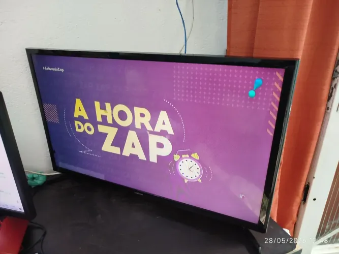 TV Samsung 32' semi nova 