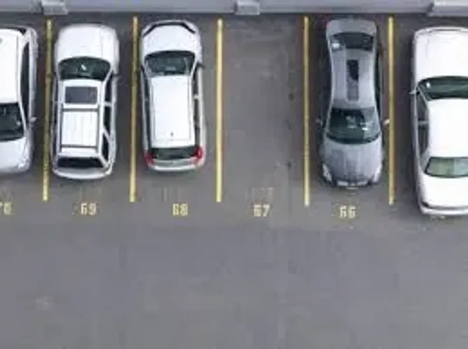 Alugo vaga para carros,motos,reboques de cachorro-quente etc,com alto nível de segurança 