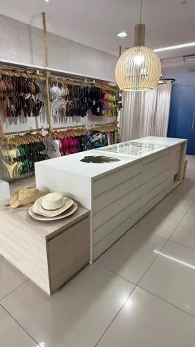 Balcão com gaveteiro para Loja