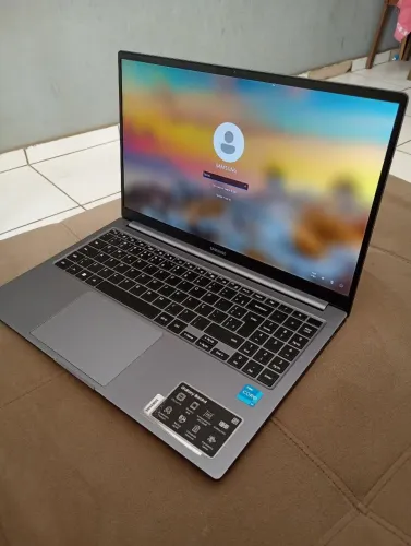 SAMSUNG BOOK 4