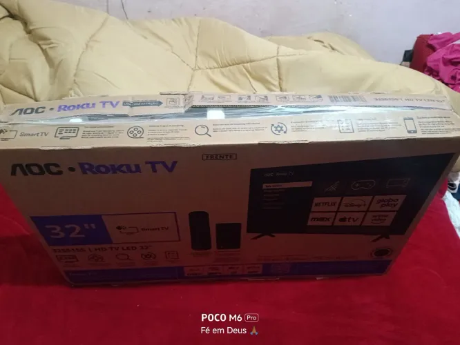 Tv smart 32 Roku na caixa