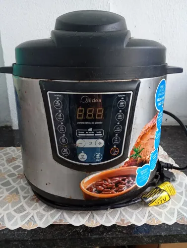 Panela de pressão elétrica
