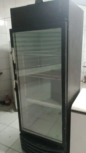 Vende-se refrigerador expositor