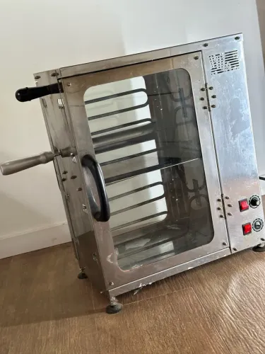 Vendo forno elétrico industrial acompanha espetos.