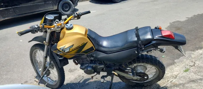 Moto Yamaha XT 225