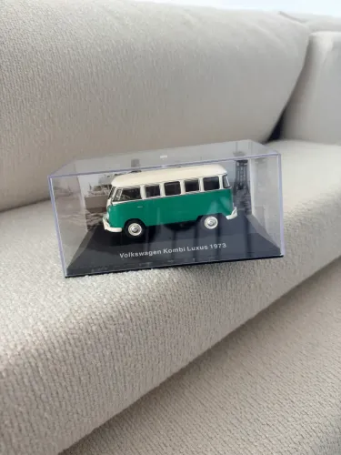 Miniatura kombi luxus 1973 (volkswagen collection)