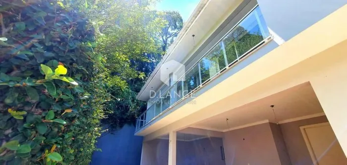 Casa para venda e locação no bairro Chácara Flora em Valinhos - SP