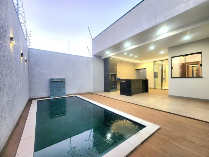 Casa com 3 quartos à venda, 126 m² por R$ 850.000 - Bom Jardim - Maringá/PR