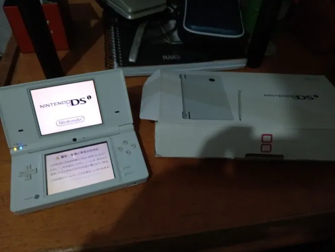 Nintendo DS com vários jogos