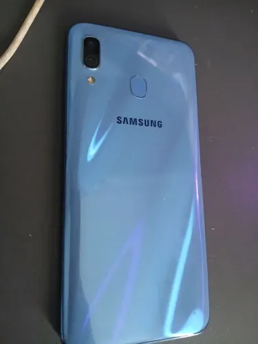 Galaxy a30 Usado