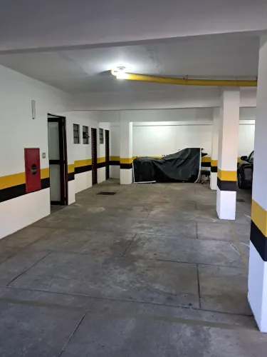 Apto 4/4, piso taboa corrida