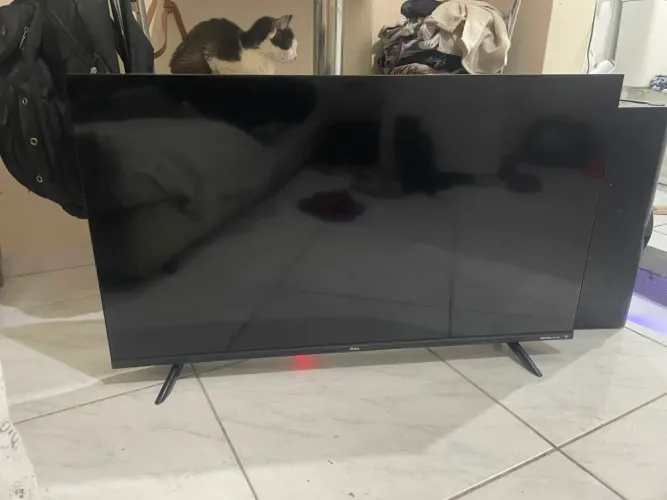 VENDE-SE TELEVISÃO SMART