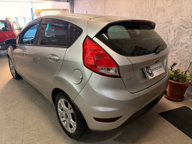 Ford Fiesta 1.6 16V Flex Mec. 5P 2014