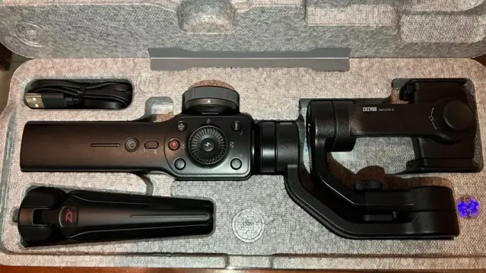 Zhiyun Smooth 4 | Gimbal Profissional 3 Eixos Estabilizador Celular - Vídeos Estáveis