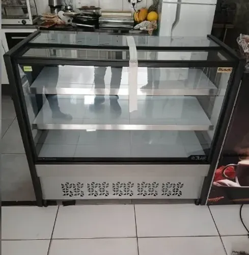 VITRINE REFRIGERADA 1,25M POLAR NOVA
